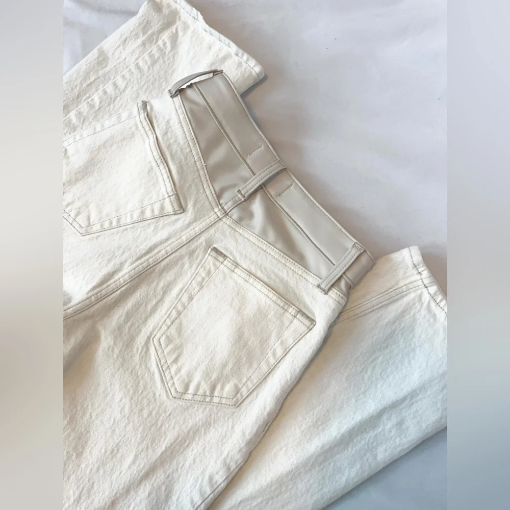 Abercrombie Mixed Leather Ankle Straight Ultra High Rise Jeans